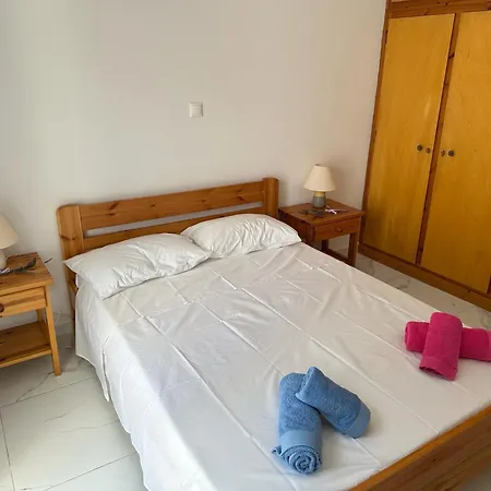 Family House Near Apartment Logaras