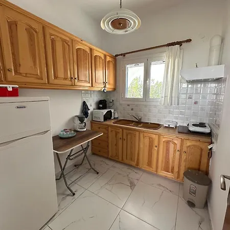 Apartment Family House Near Logaras