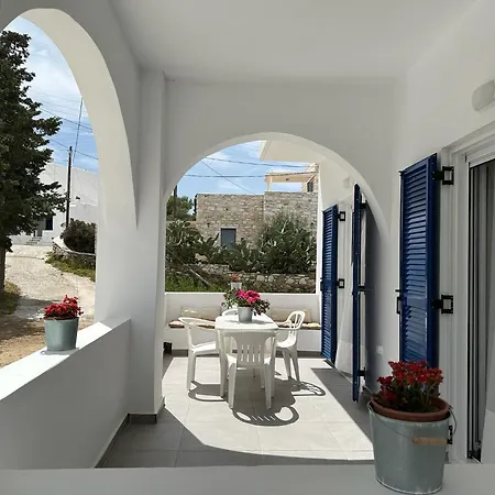 Apartment Family House Near Logaras