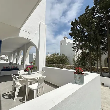 Apartment Family House Near Logaras