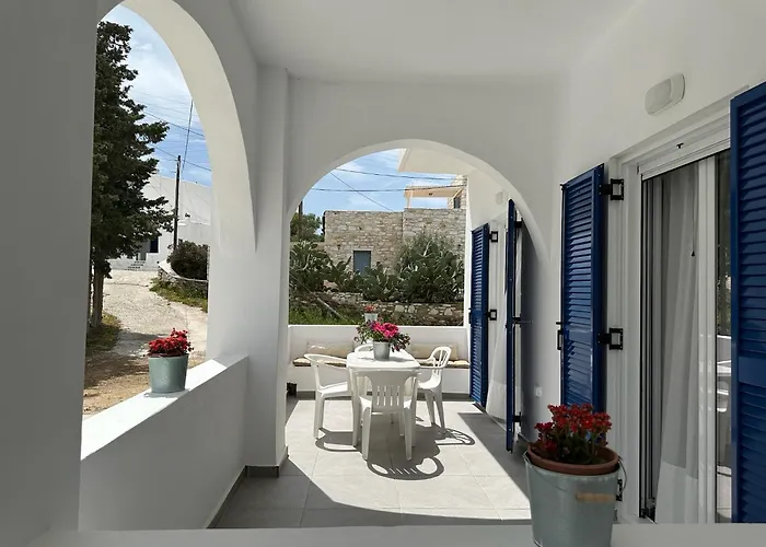 Apartment Family House Near Logaras